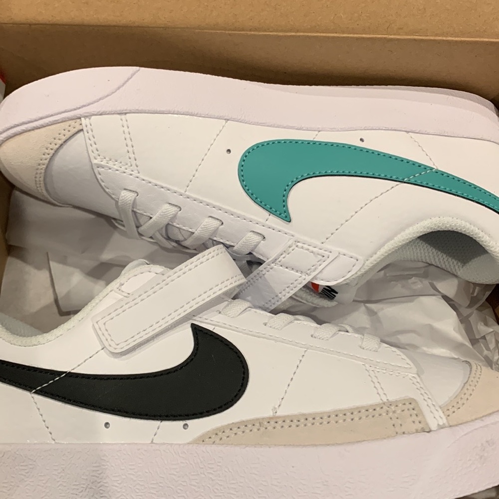 Brand new in box Nike boys size 3y tennis shoes